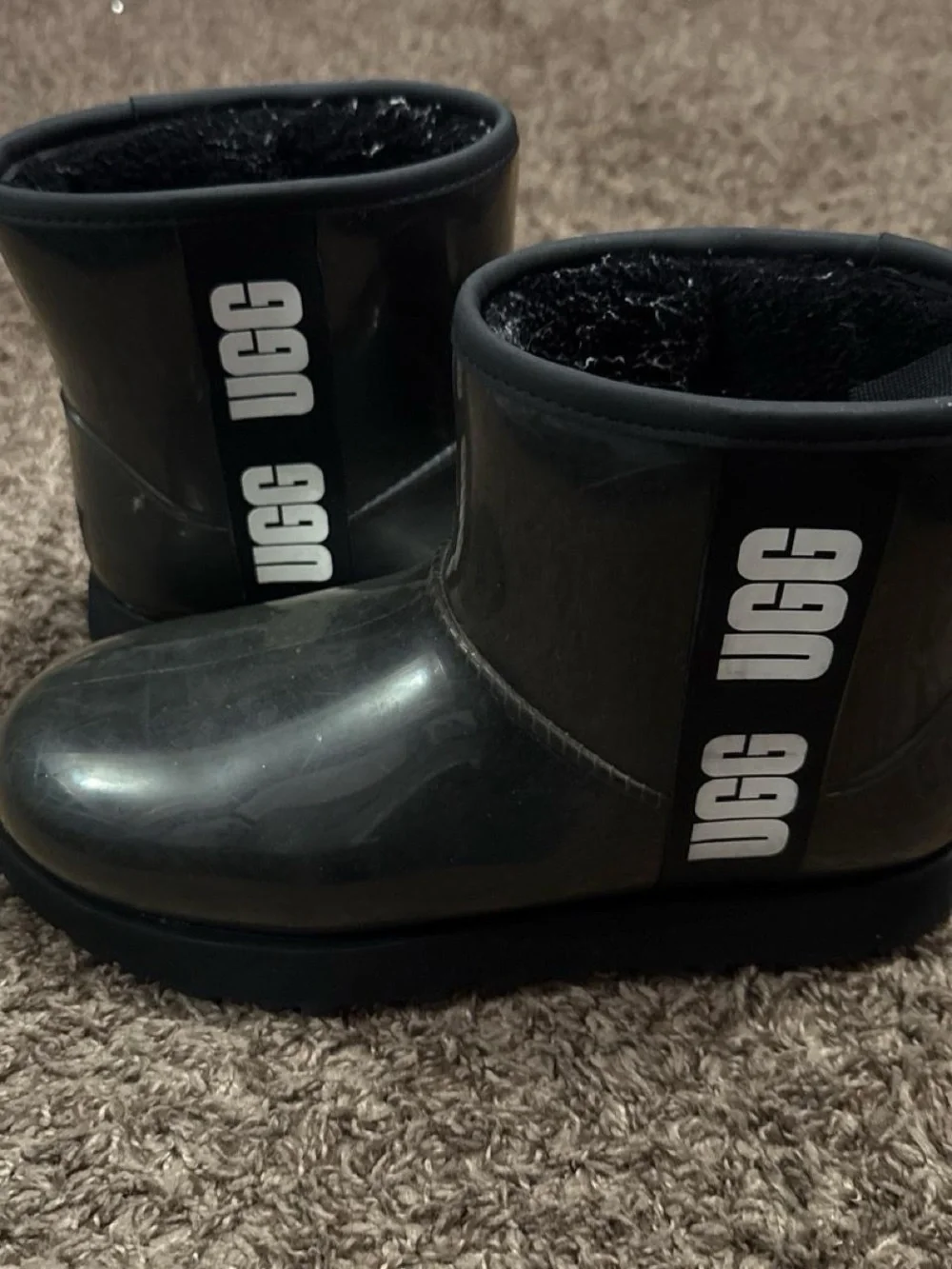 UGG Black Waterproof Boots || SIZE 8.5 IN WOMEN !!